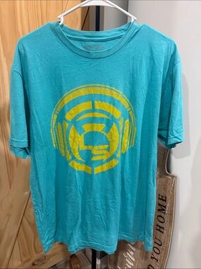 Men's Teal Short-Sleeve Graphic Tee with Yellow Print